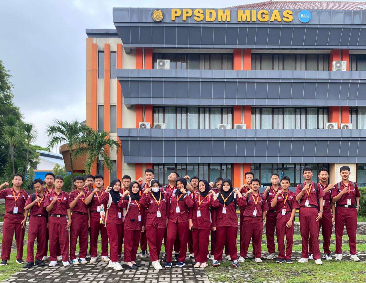 PKL TEKNIK PENGOLAHAN MINYAK DAN PERTAMBANGAN